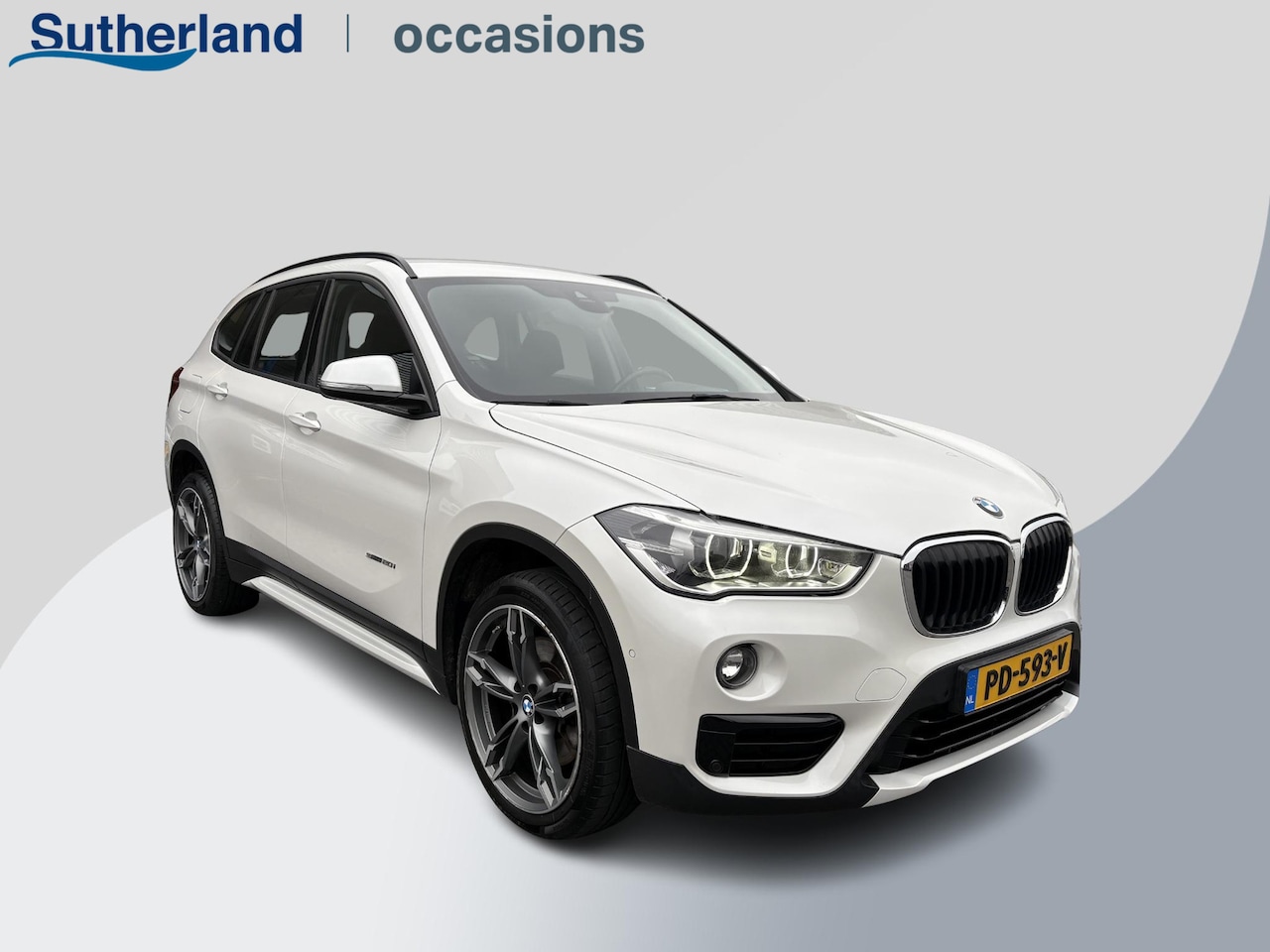 BMW X1 - sDrive20i Executive 192pk Automaat | Trekhaak | Achteruitrijcamera | Climate Control | - AutoWereld.nl