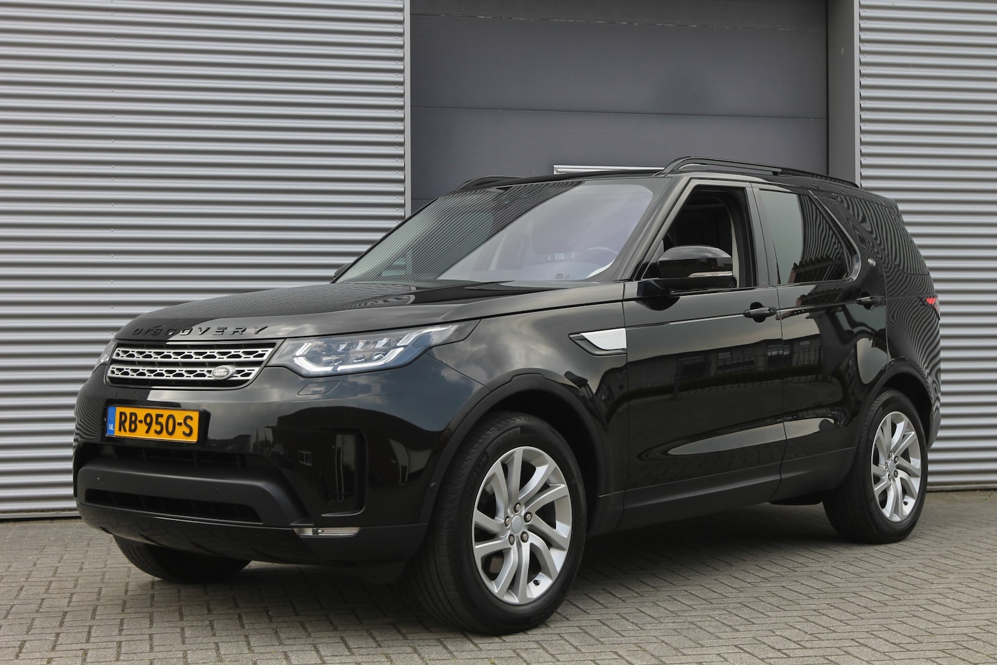 Land Rover Discovery - 2.0 Td4 HSE Luxury Aut. I 7 Pers. I Pano.dak I Leder I Carplay - AutoWereld.nl