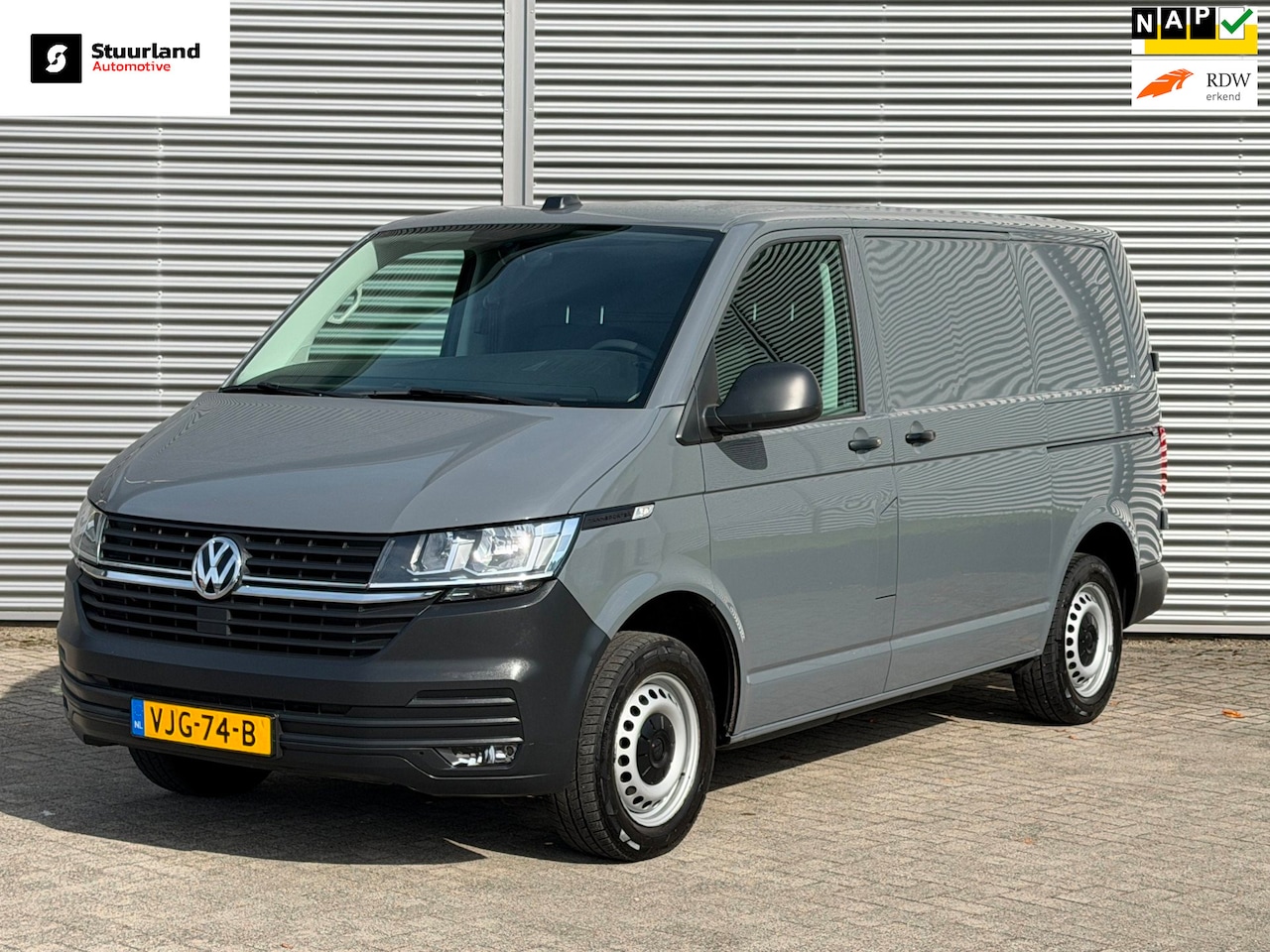 Volkswagen Transporter - 2.0 TDI L1H1 AUT Airco/ 2x schuif/ Navi/ Cruise/ PDC/ - AutoWereld.nl
