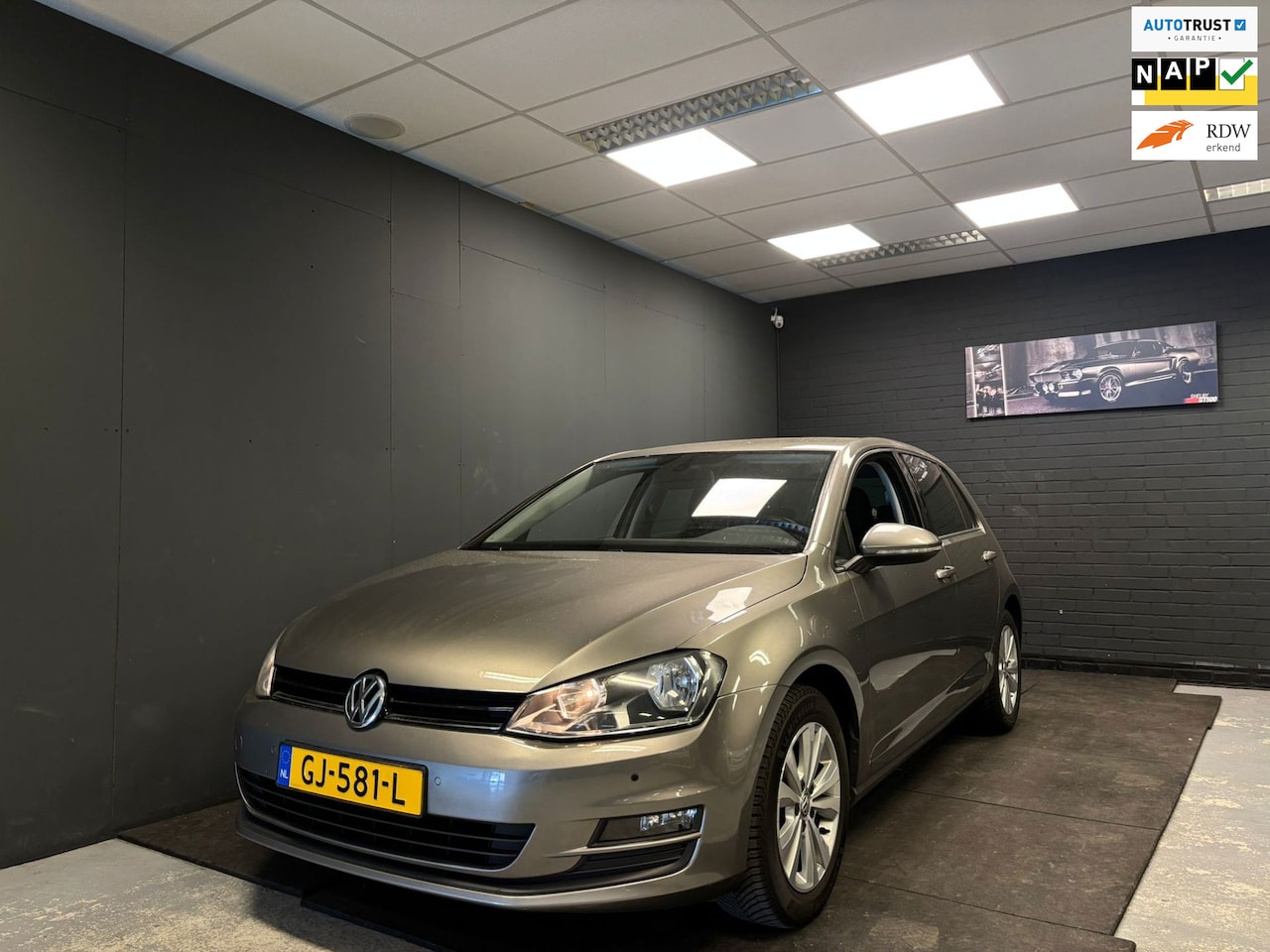 Volkswagen Golf - 1.6 TDI Navi Parkeer V+A DSG 1e eigennaar NL NAP - AutoWereld.nl