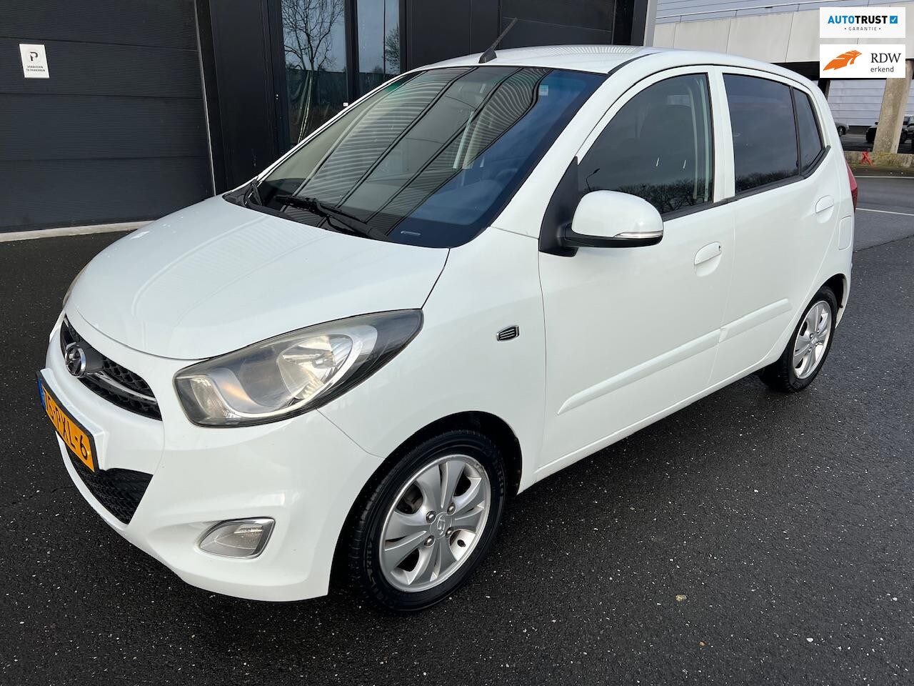 Hyundai i10 - 1.2 i-Catcher 14”inch AIRCO.USB.ISOFIX.NAP! - AutoWereld.nl