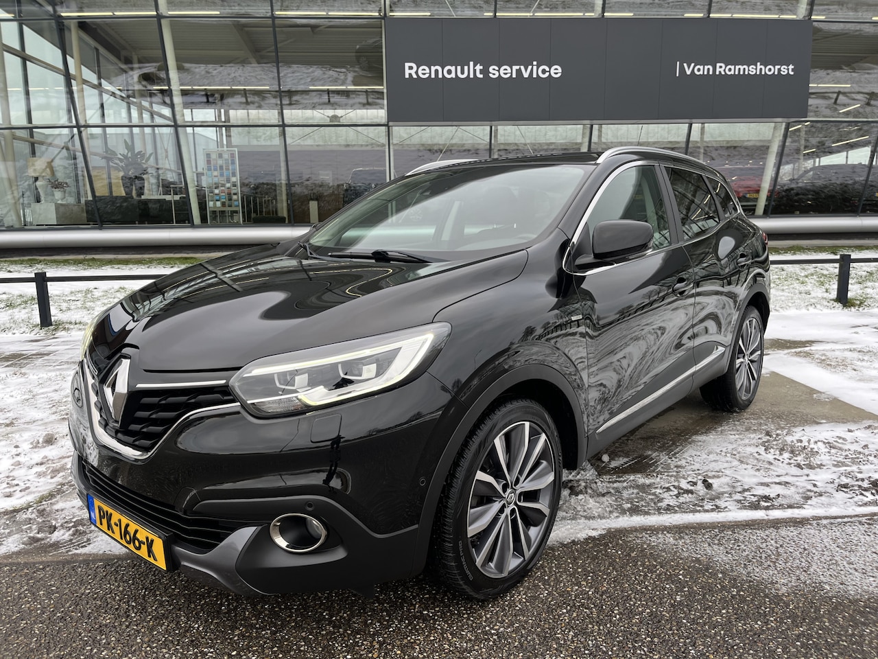 Renault Kadjar - TCe 130PK/ Bose / Automaat / Trekhaak /Dealer onderhouden/ Keyless / Lane assist / PDC 360 - AutoWereld.nl