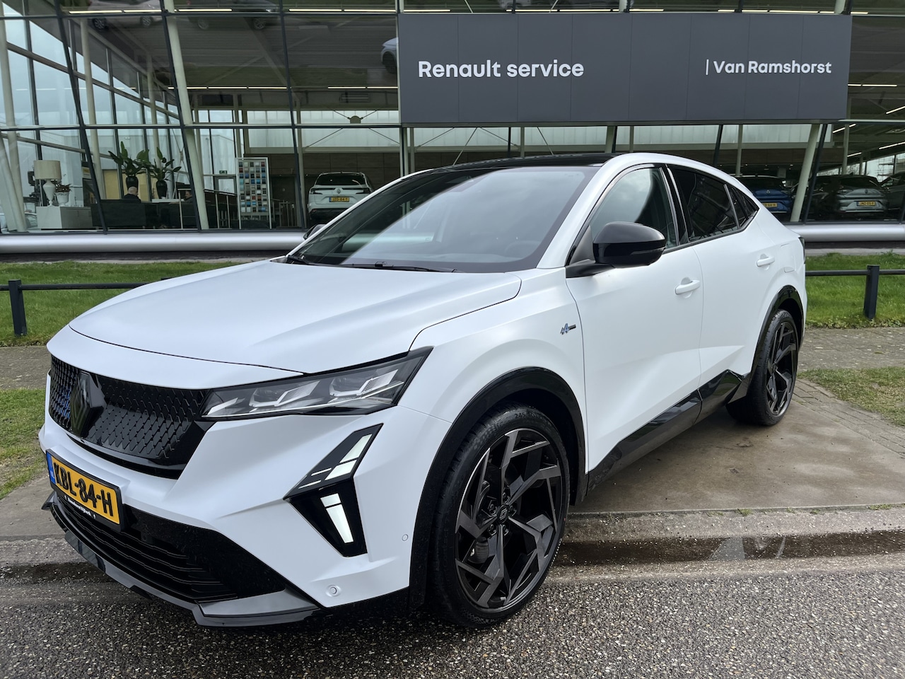 Renault Rafale - 1.2 E-Tech 4x4 plug-in hybrid 300 atelier Alpine 1.2 E-Tech 4x4 plug-in hybrid 300 atelier Alpine - AutoWereld.nl