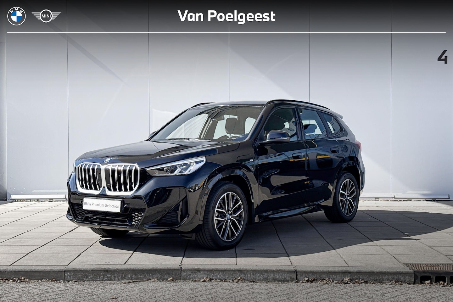 BMW X1 - xDrive25e M-Sport 18 Inch / Electrische Zwenkhaak / Stoelverwarming / Achteruitrij Camera - AutoWereld.nl