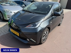 Toyota Aygo - 1.0 VVT-i x-play - Ca. 120.000km met koude airco Bluetooth muziek + handsfree telefoon, El