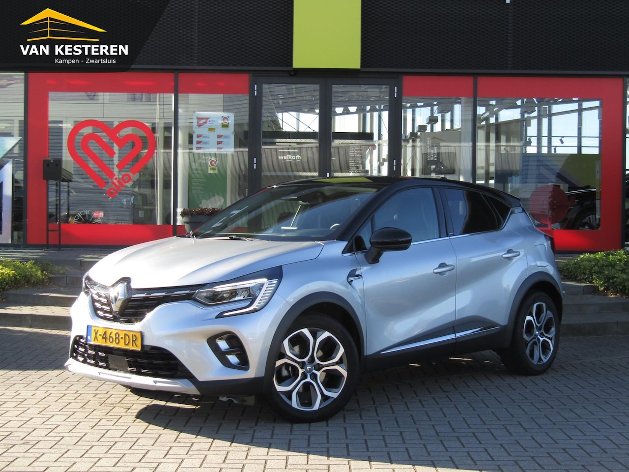 Renault Captur - E-Tech Plug-In Hybrid 160pk Intens / Navigatie / Camera / 4 Seizoensbanden - AutoWereld.nl