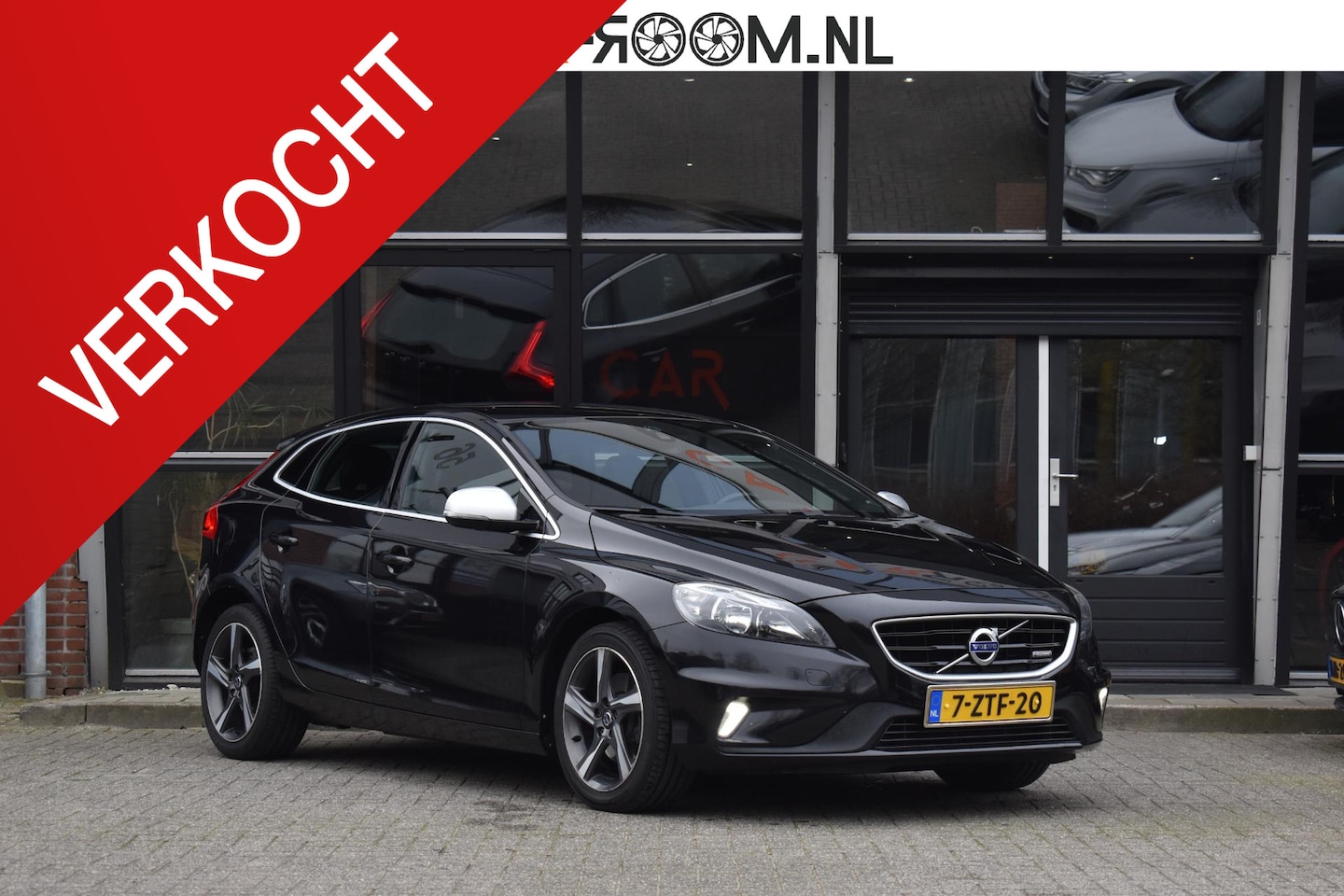 Volvo V40 - 1.6 T3 R-Design Cruise Navi Trekhaak NAP - AutoWereld.nl