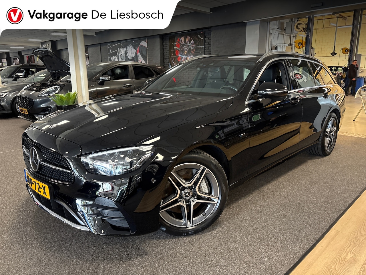 Mercedes-Benz E-klasse Estate - 300 e AMG Line/ panoramadak / wide screen / face lift / trekhaak / navi / camera - AutoWereld.nl
