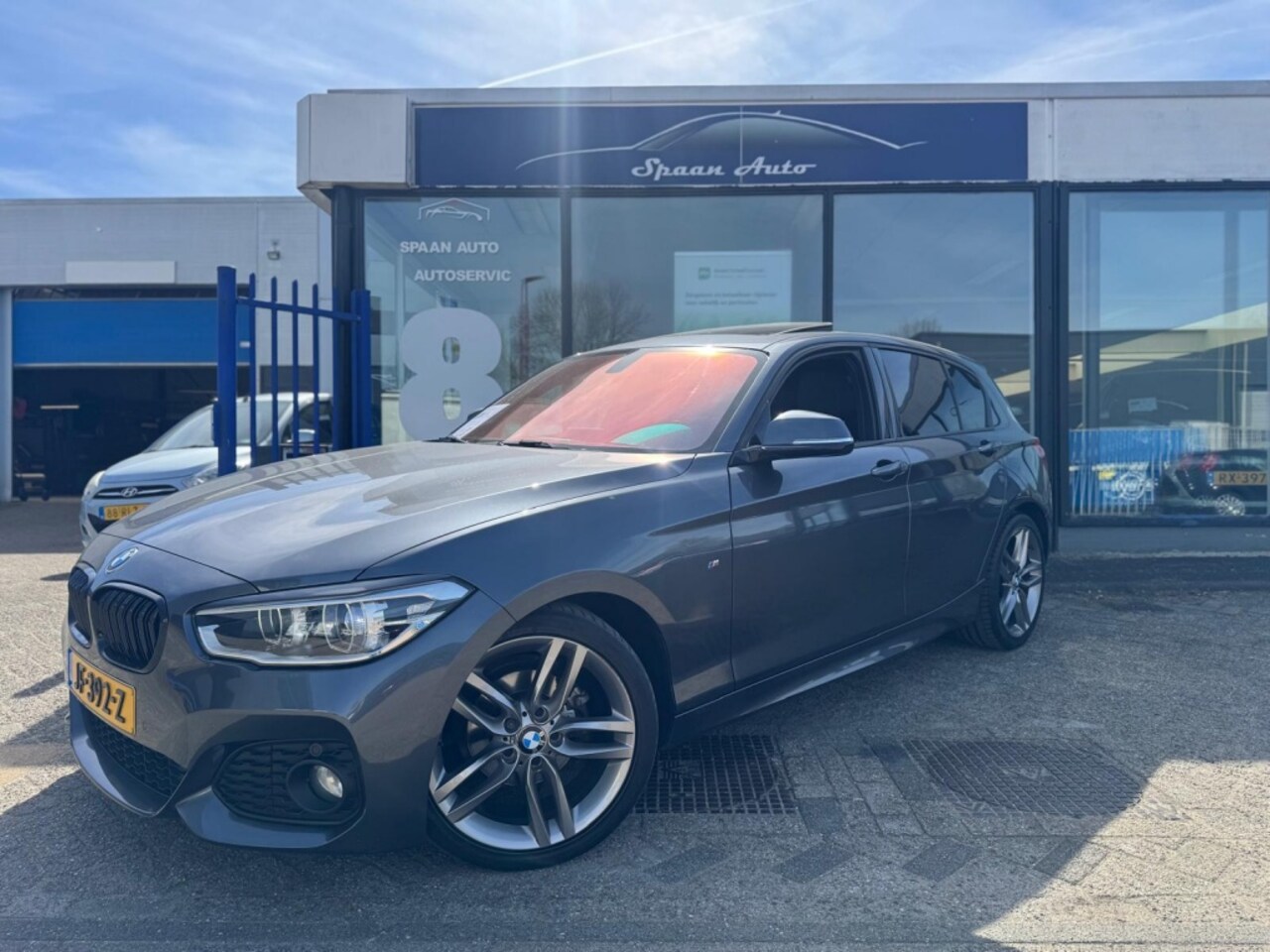 BMW 1-serie - 118i Exec l M-Sport l Leer l Panodak l Automaat - AutoWereld.nl
