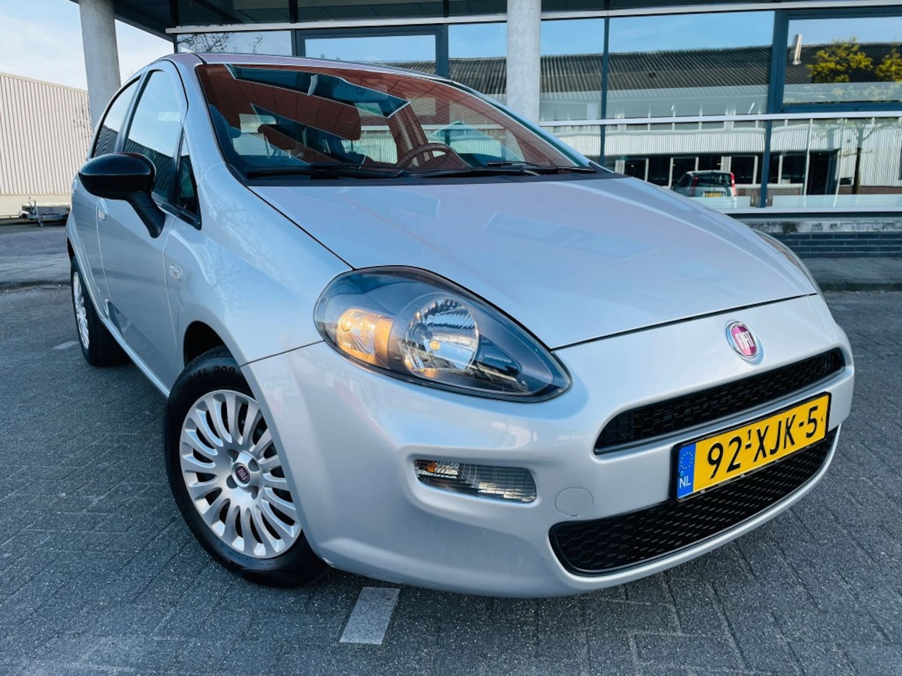 Fiat Punto Evo - 0.9 TwinAir Easy 5 DEURS AIRCO LED - AutoWereld.nl