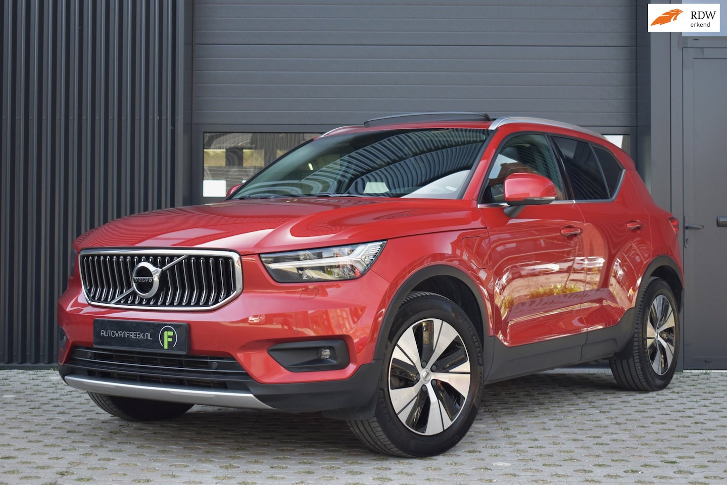 Volvo XC40 - 1.5 T4 Recharge Inscription Luxe | PANO | H/K | TREKHAAK ELEK. | LEDER | ELEK STOELEN | AC - AutoWereld.nl