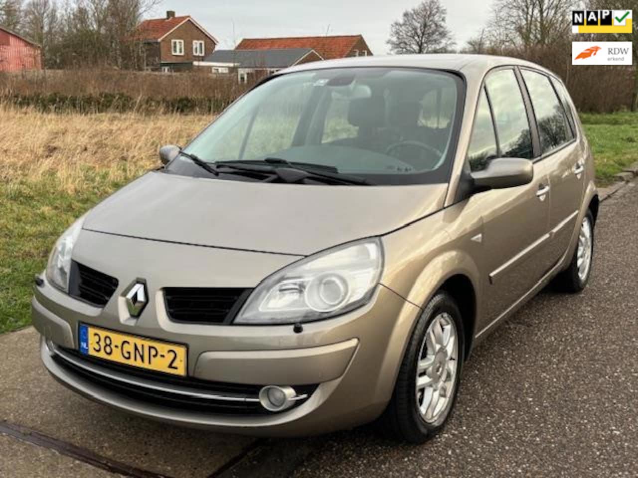 Renault Scénic - 1.6-16V Tech Line Automaat ECC El. pakket Audio/CD PDC Navi Bi-Xenon Cruise LMV 16" Dealer - AutoWereld.nl