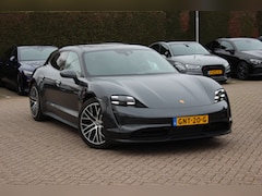 Porsche Taycan Sport Turismo - 93 kWh / Panoramadak / Camera / Bose / 20'' / Luchtvering / Leder / Warmtepomp / Dodehoek