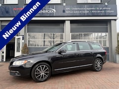 Volvo V70 - 1.6 T4 Limited Edition bj 2012 Schuifdak, Leer, Trekhaak, 17Inch, Navi Dealer onderhouden