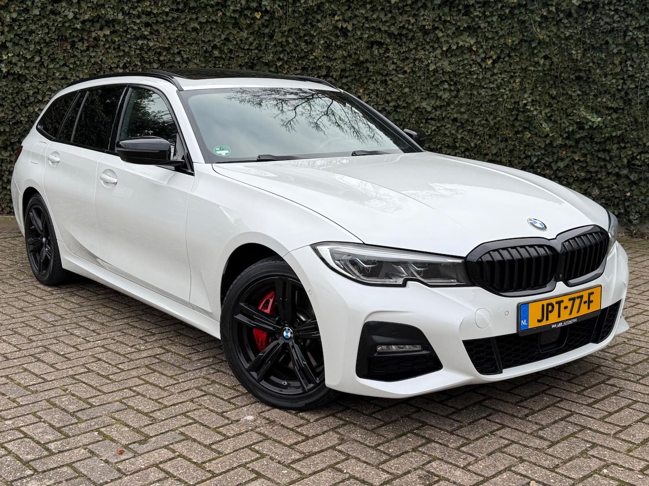 BMW 3-serie Touring - 330e xDrive High Executive M-Pakket | M3 Zetels | Pano | Trekhaak - AutoWereld.nl