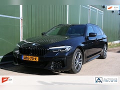BMW 5-serie Touring - 530e xDrive M-SPORT, ZWART LEER, PANORAMADAK, NAVIGATIE, CAMERA