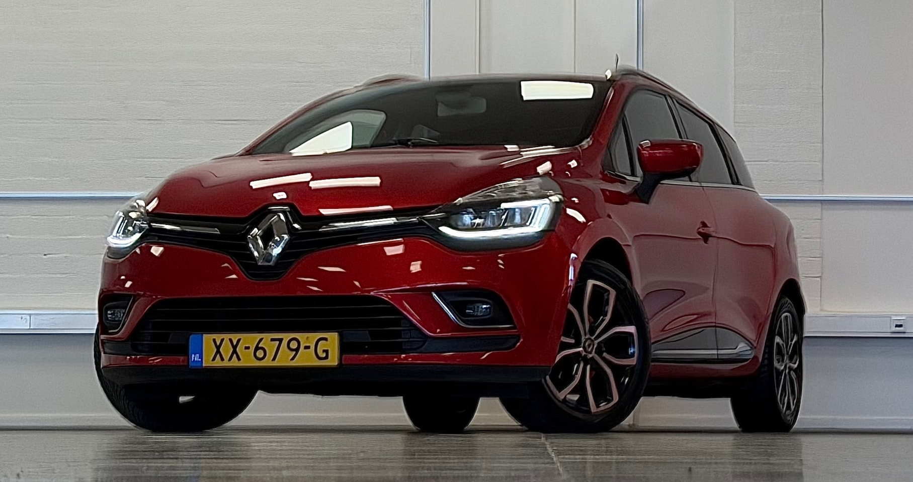 Renault Clio Estate - 0.9i TCe Intens 1e eigenaar Navigatie Climate Control - AutoWereld.nl