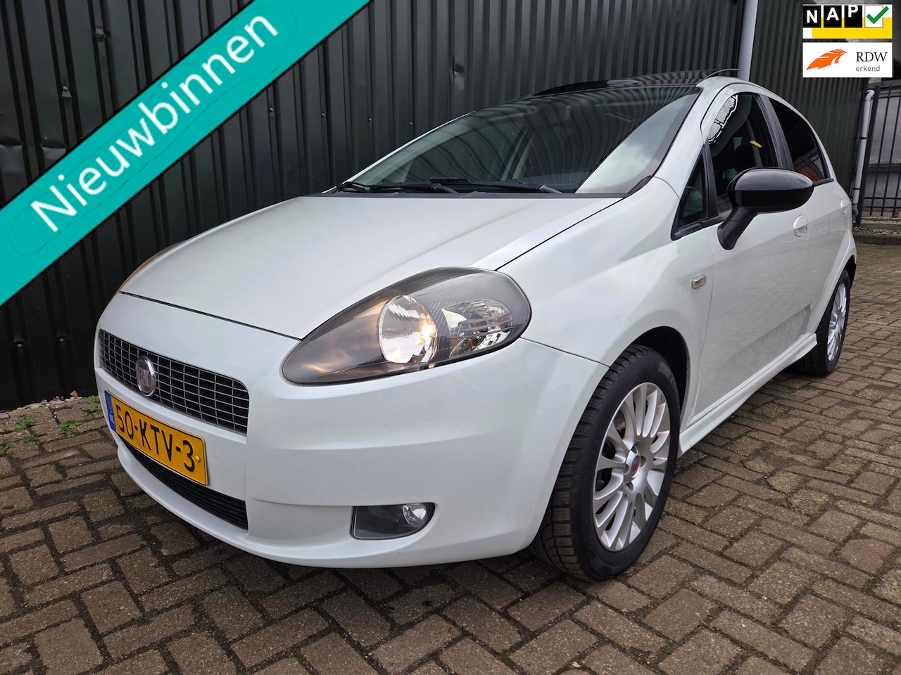 Fiat Grande Punto - 1.4 NeroBianco PANODAK - AutoWereld.nl