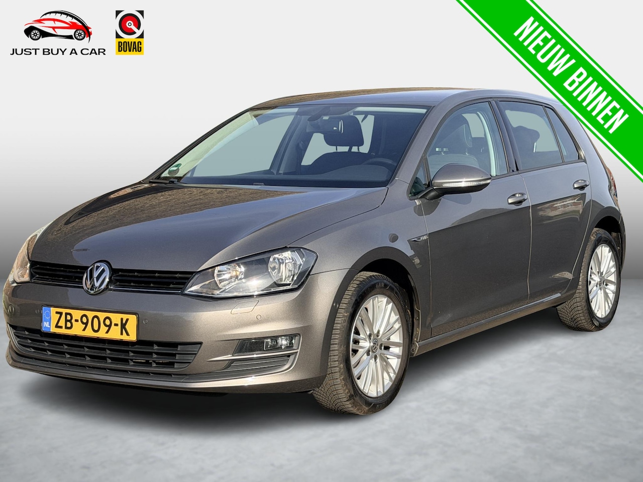 Volkswagen Golf - 1.2 TSI Business Edition R Connected / Stoelverwarming / Camera / Cruise Control / Climate - AutoWereld.nl