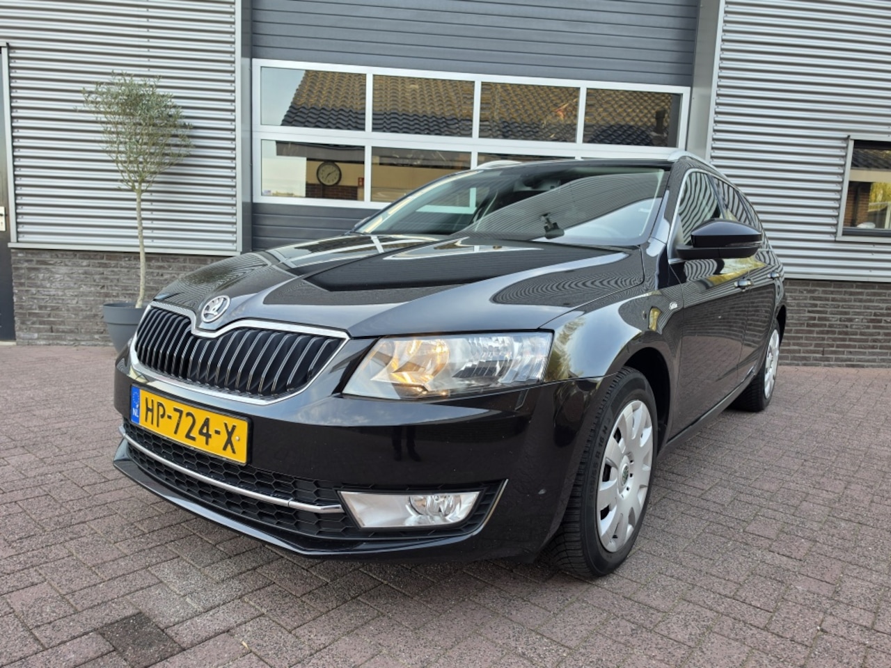 Skoda Octavia Combi - | NL Auto | Trekhaak 1.2 TSI Grt Sty. Bns - AutoWereld.nl