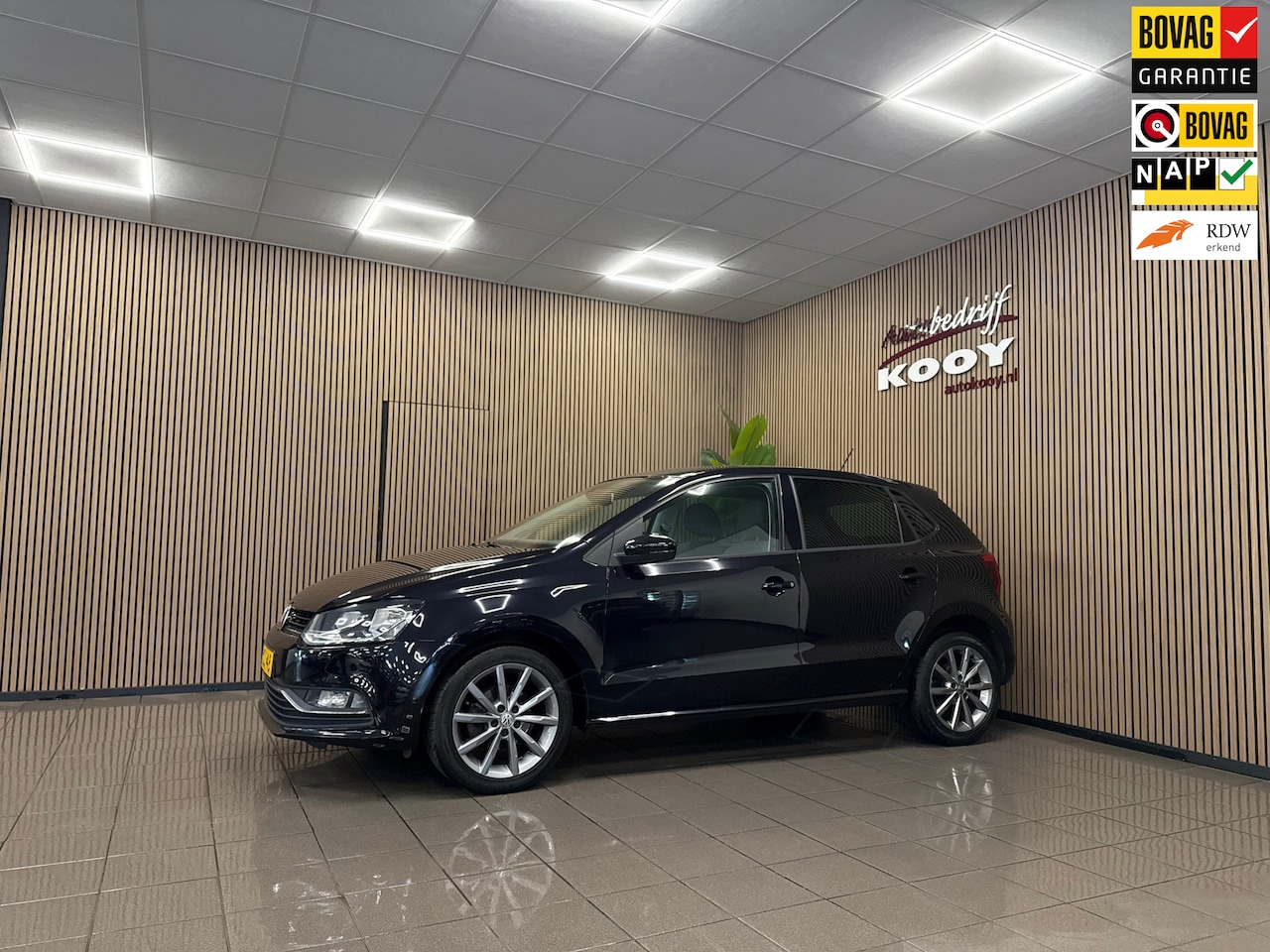 Volkswagen Polo - 1.2 TSI First Edition * Navigatie / Parkeersensoren / Cruise control / NL Auto * - AutoWereld.nl