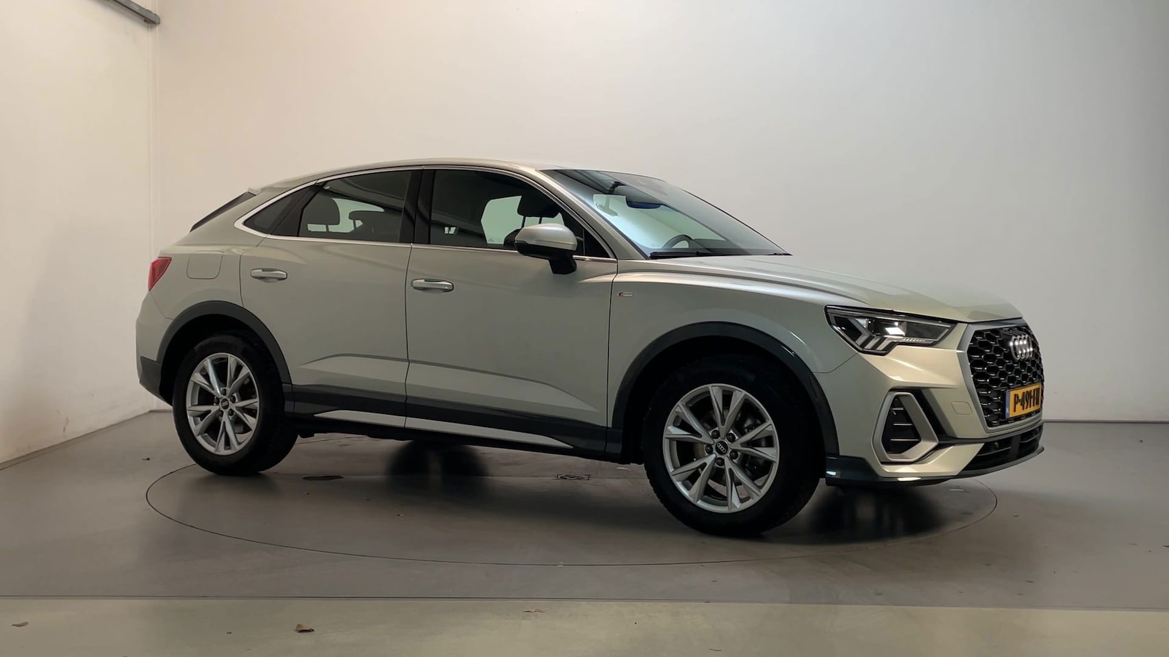 Audi Q3 Sportback - 35 TFSI S Edition Leder DAB+ Navigatie LED Parkeersensoren - AutoWereld.nl