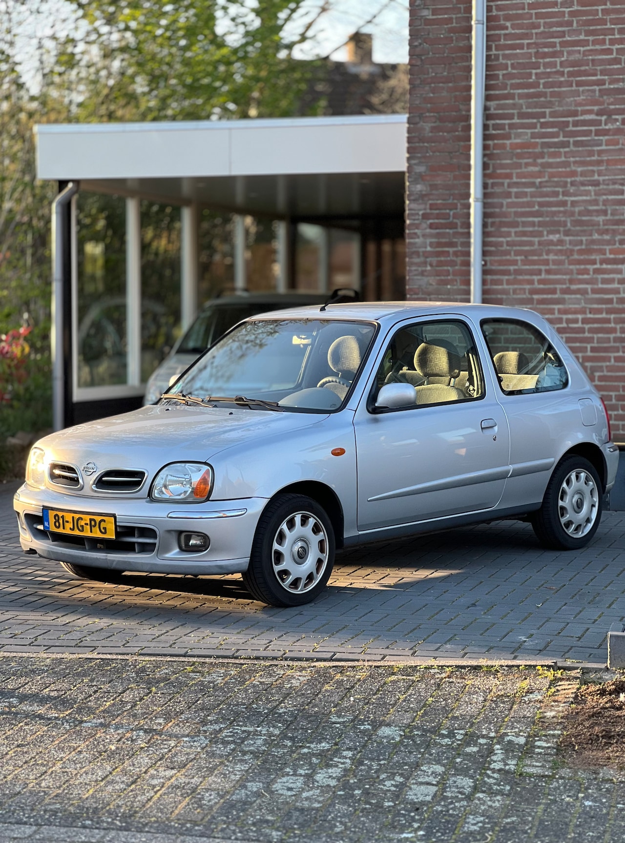 Nissan Micra - 1.0 Luxury CVT - AutoWereld.nl