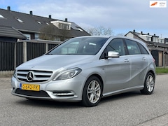 Mercedes-Benz B-klasse - 200 Ambition Automaat*Achteruit camera*Navigatie*Cruise*LM velgen*Parkeersensoren