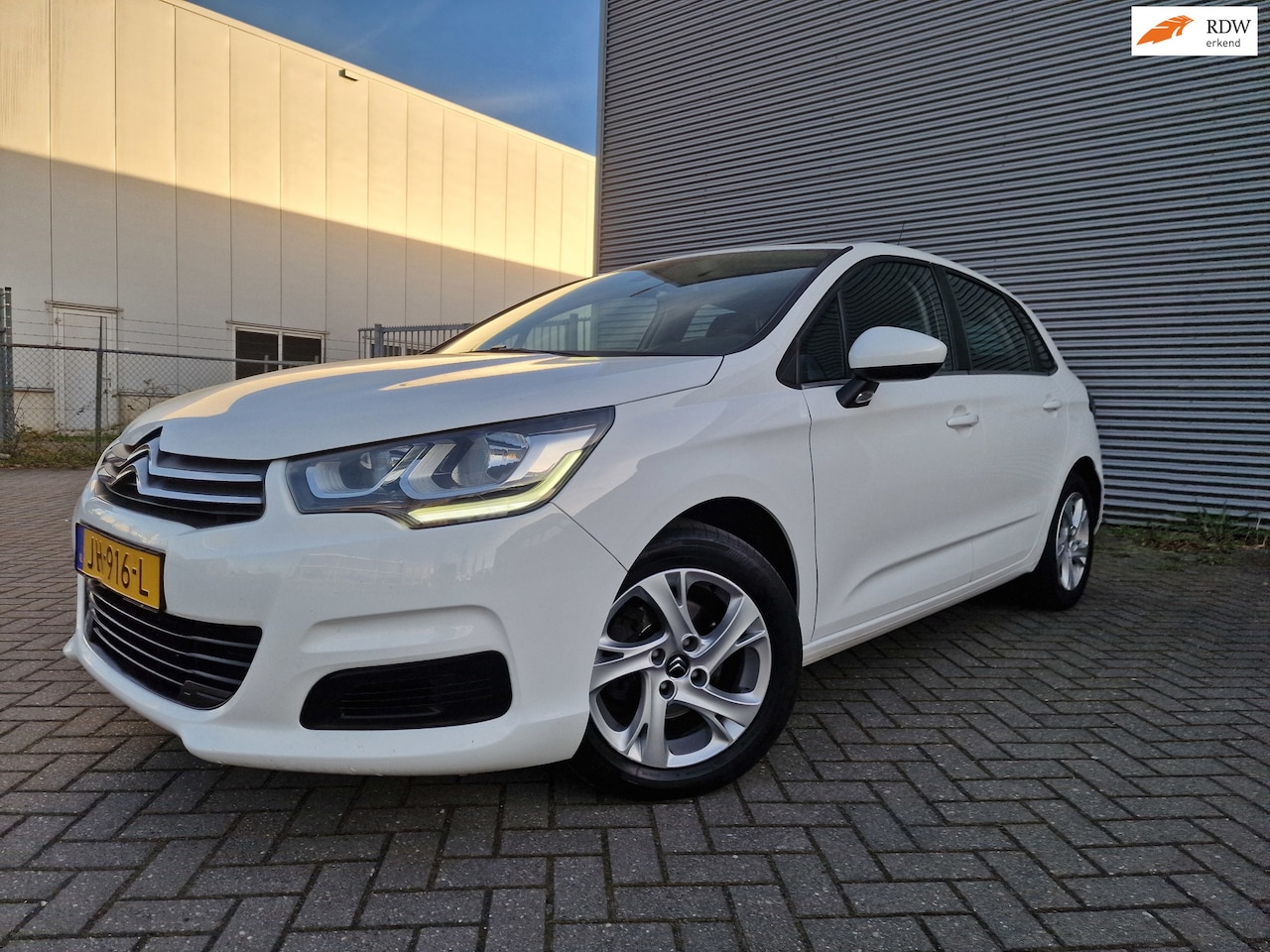 Citroën C4 - 1.2 PureTech Feel Collection NAVI PSENSOR CRUISE TREKHAAK 2 X SLEUTELS - AutoWereld.nl