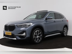 BMW X1 - SDrive20i VDL Nedcar Edition (PANORAMADAK, TREKHAAK, SFEERVERLICHTING, CAMERA, STOELVERWAR