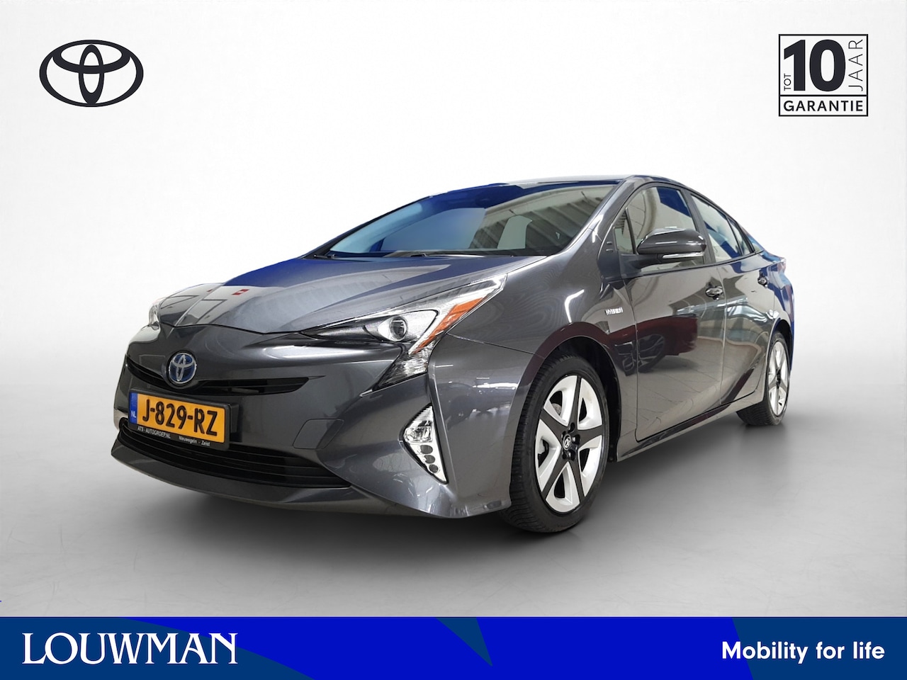 Toyota Prius - 1.8 Dynamic | Navigatie | Camera | LM Velgen | - AutoWereld.nl