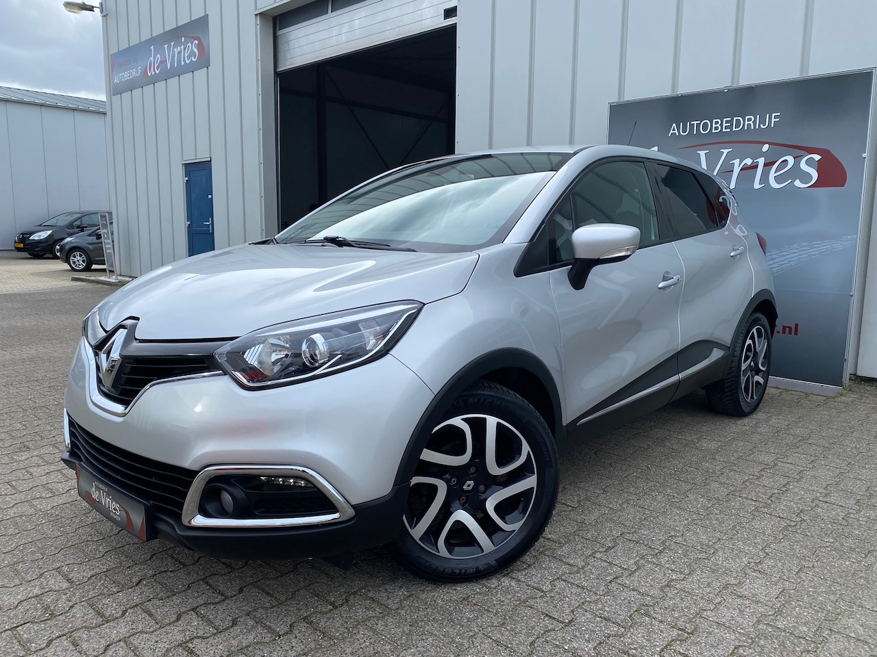Renault Captur - 0.9 TCe Dynamique / Clima / Cruise / Navi / Camera / PDC / Keyless - AutoWereld.nl