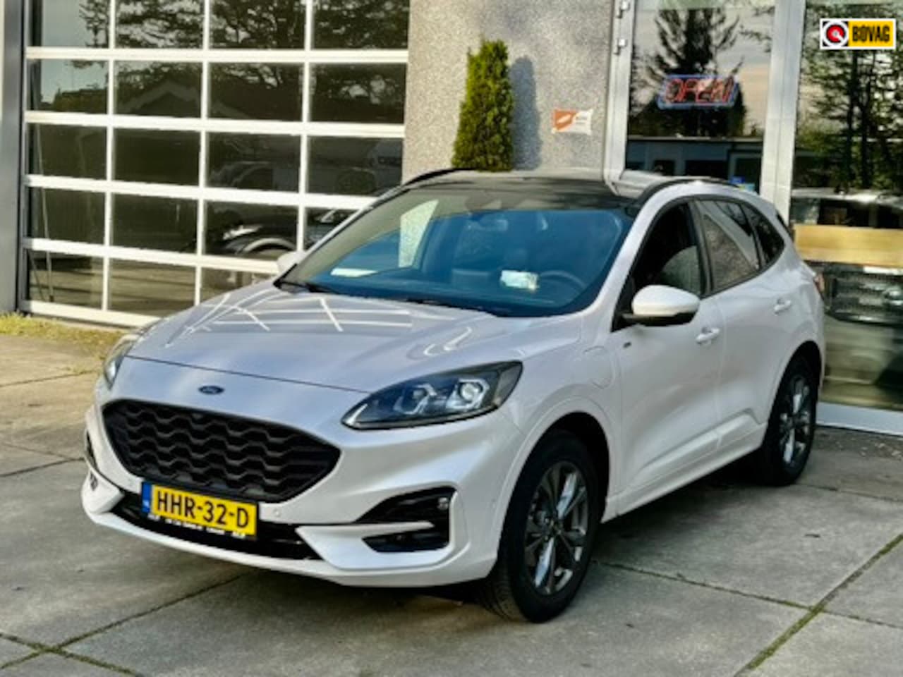 Ford Kuga - 2.5 PHEV ST-Line X|Pano|Trekhaak|Alcantara|Head-Up Display - AutoWereld.nl