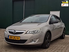 Opel Astra - 1.6 Edition/ Navi/Camera/Cruise/NAP