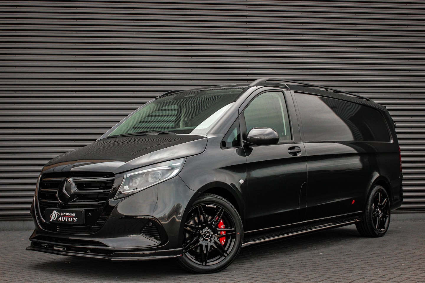 Mercedes-Benz Vito - 119 CDI L3 4x4 SELECT LANG / BPM VRIJ / FULL BLACK OPS / VERLAAGD / AMG / SIDE- BARS / SPO - AutoWereld.nl