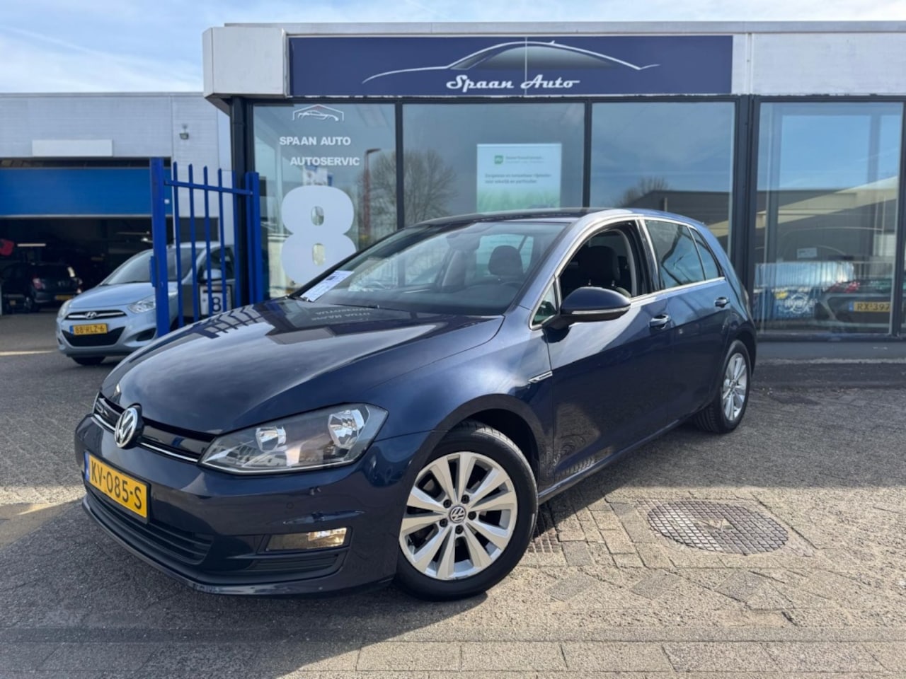 Volkswagen Golf - 1.0 TSI Con. Ser l Automaat l Airco l Carplay - AutoWereld.nl