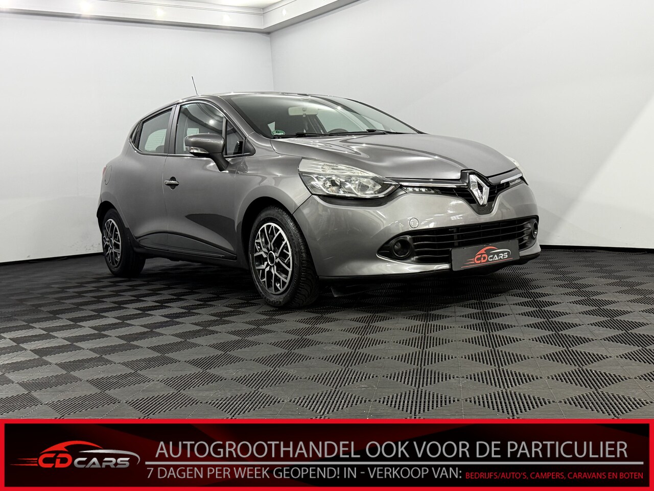 Renault Clio - 0.9 TCe Expression Airco, Navi, Cruise control, Keyless start, Radio, Mistlamp - AutoWereld.nl