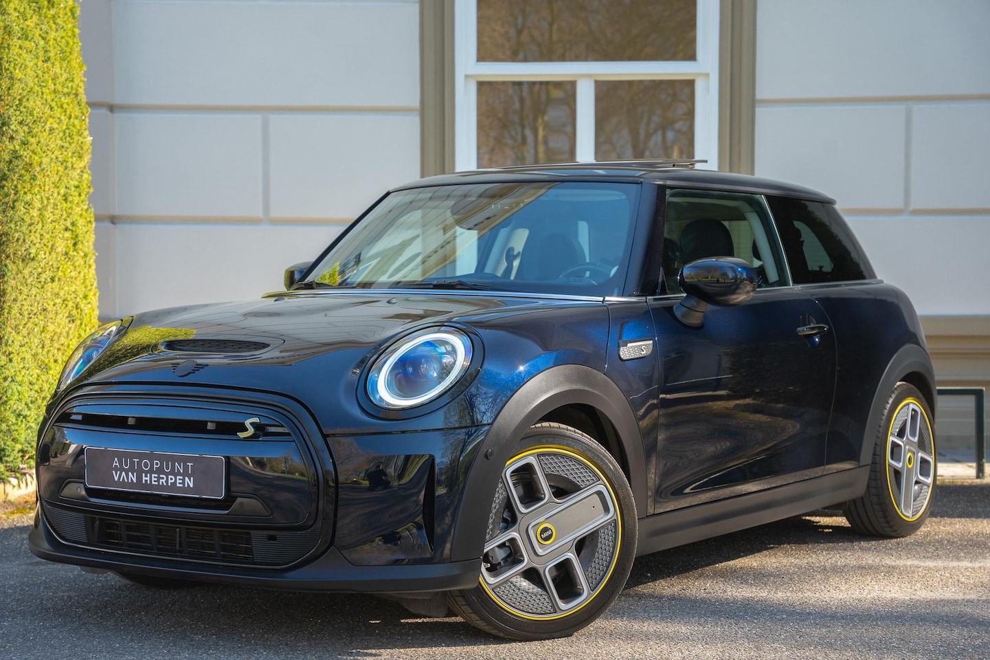 MINI Mini-Electric - Classic 33 kWh PANO | H&K | HUD | LEDER | CAMERA | STUURVERW | FULL OPTION - AutoWereld.nl