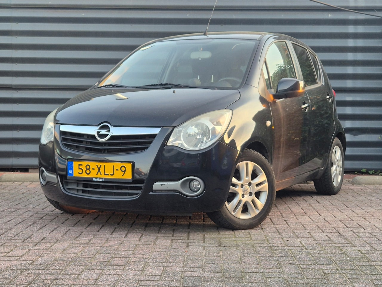 Opel Agila - 1.2 Edition Airco | all-season | nette auto | goed onderhouden| - AutoWereld.nl