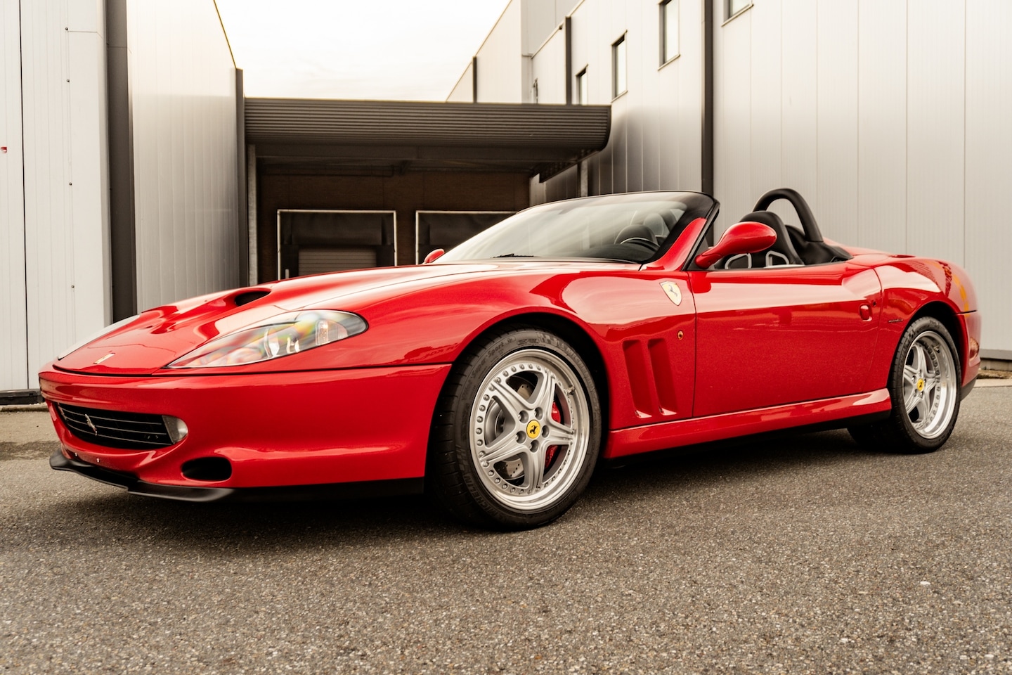 Ferrari 550 - Barchetta Pininfarina - Rosso Corsa - 1 of 448 - AutoWereld.nl