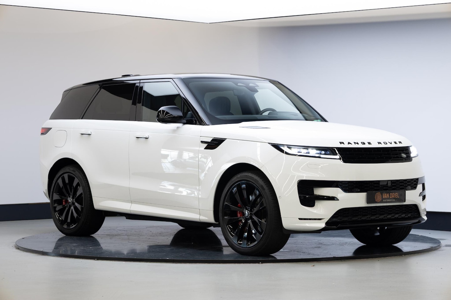 Land Rover Range Rover Sport - 3.0 P460e Dynamic HSE PHEV | Panoramadak | 23 inch | Trekhaak | - AutoWereld.nl