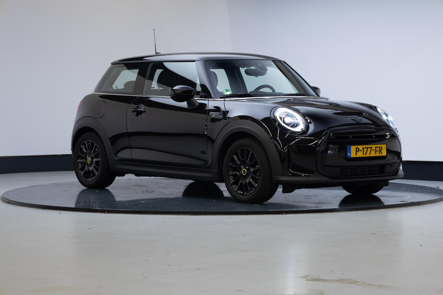 MINI Mini-Electric - Classic 33 kWh - AutoWereld.nl