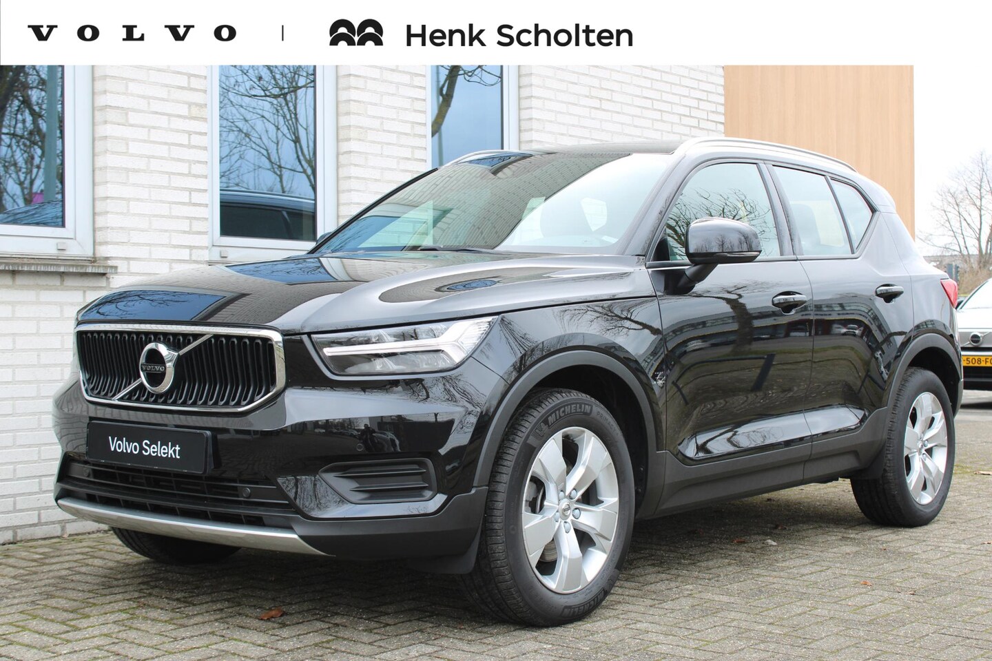 Volvo XC40 - T2 Automaat Momentum | Panoramadak| Full map Navigatie| Parkeercamera| Park Assist voor en - AutoWereld.nl