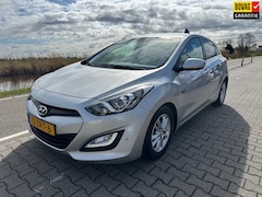 Hyundai i30 - 1.6 GDI i-Vision Navigatie, Camera, Climatcontrol, PDC, Cruisecontrol