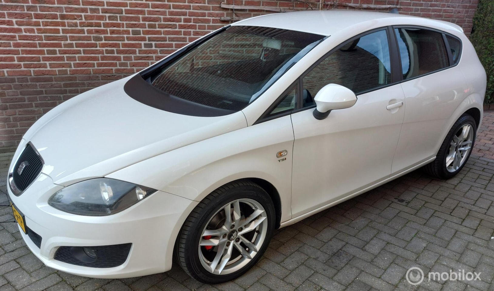 SEAT Leon - 1.2 TSI Eco Style SPORTIEF EN MOOI! Nw,APK/Distri. - AutoWereld.nl