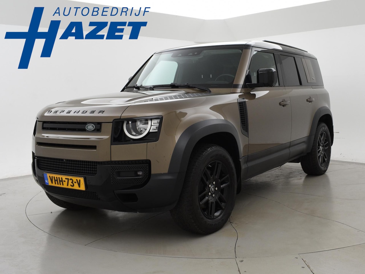 Land Rover Defender 110 - 2.0 D240 GRIJS KENTEKEN + PANORAMADAK | 360 CAMERA | WEGKL. TREKHAAK | MERIDIAN | LUCHTVER - AutoWereld.nl