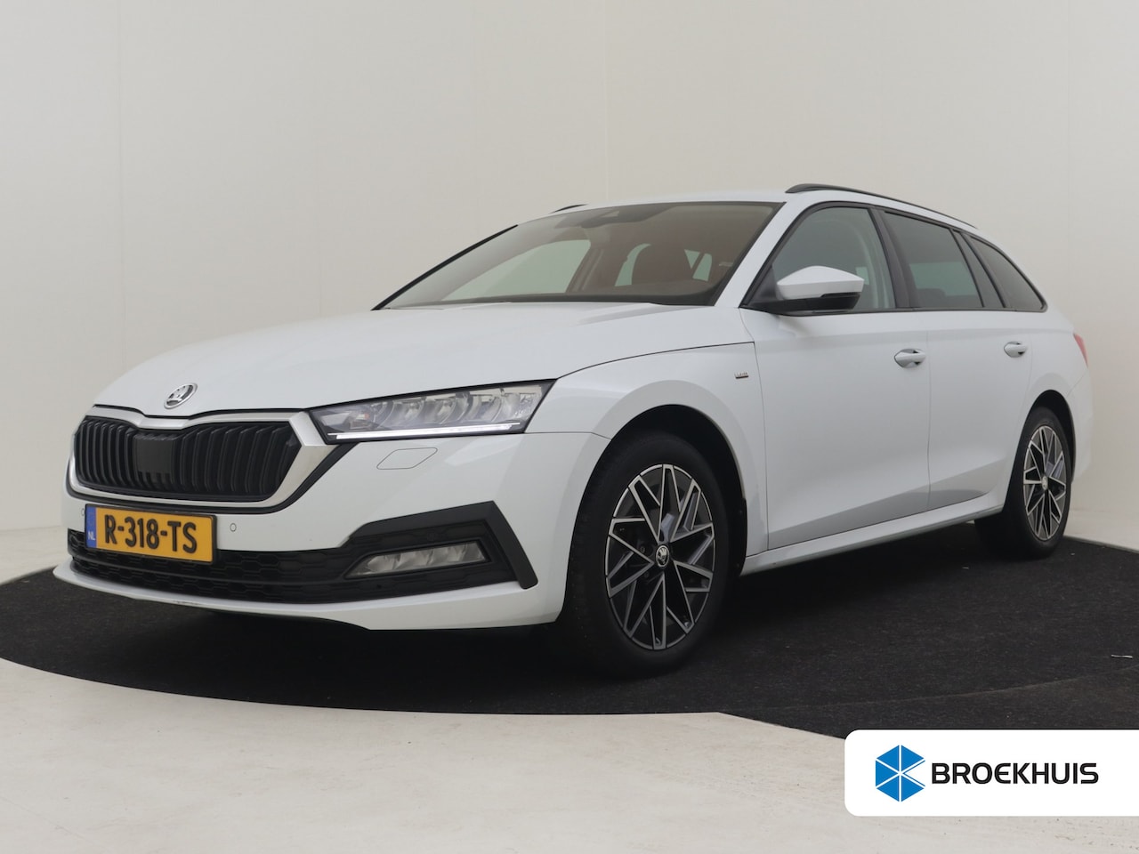 Skoda Octavia Combi - 1.5 e-TSI Clever 150pk DSG/AUTO | Camera achter | Adaptief cruise control | Navigatie | St - AutoWereld.nl