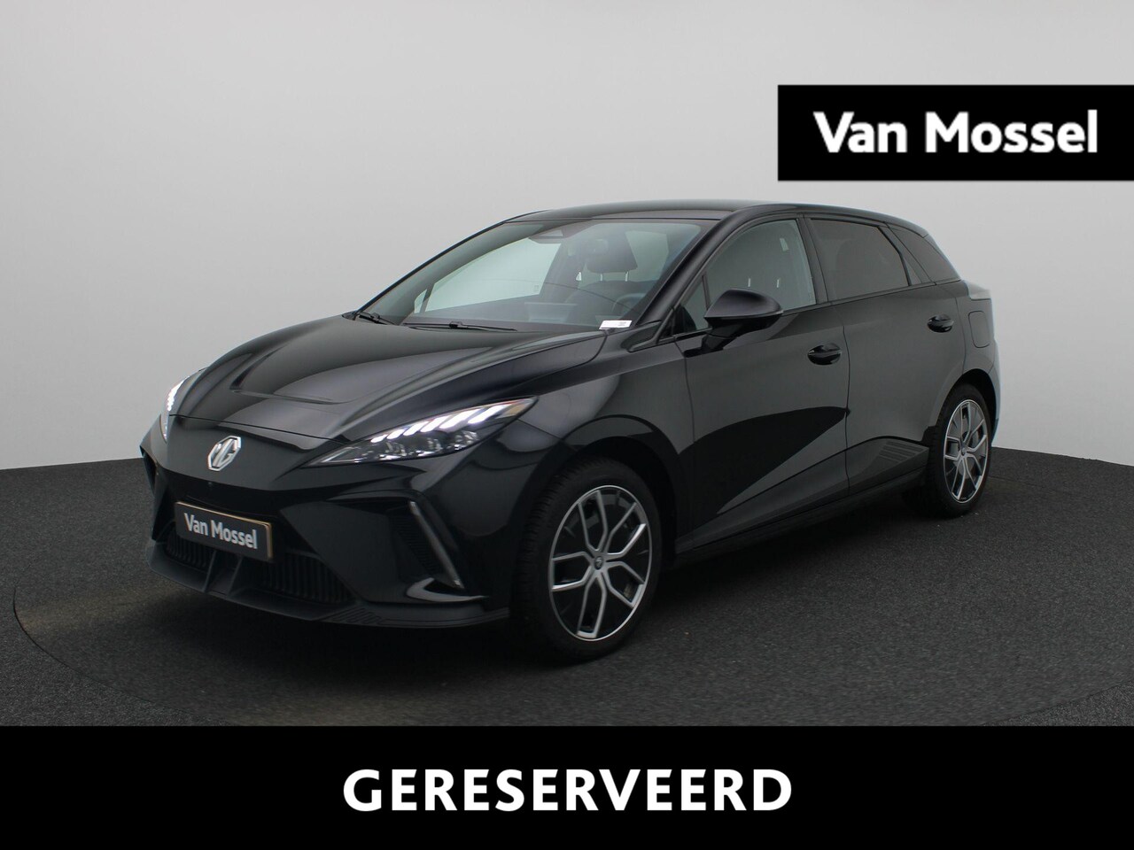 MG MG4 Electric - Luxury 64 kWh 204PK | Navigatie | 360 Camera | Half-Leder | Apple CarPlay & Android Auto - AutoWereld.nl