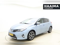 Toyota Auris - 1.6 Dynamic 132pk | Climate Control | Trekhaak | Camera | Navigatie | Stoelverwarming | 17