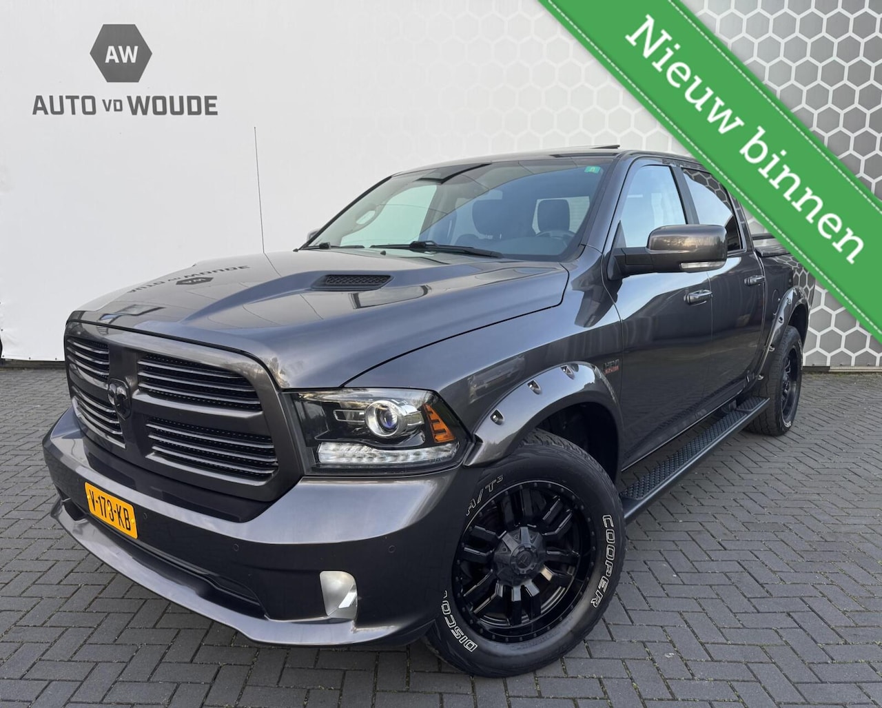 Dodge Ram 1500 - 5.7 V8 Quad Cab 6'4 Schuifdak Trekhaak Sport - AutoWereld.nl